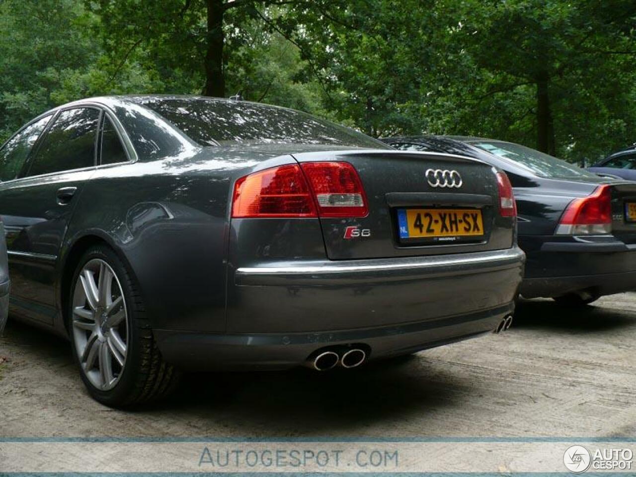 Audi S8 D3