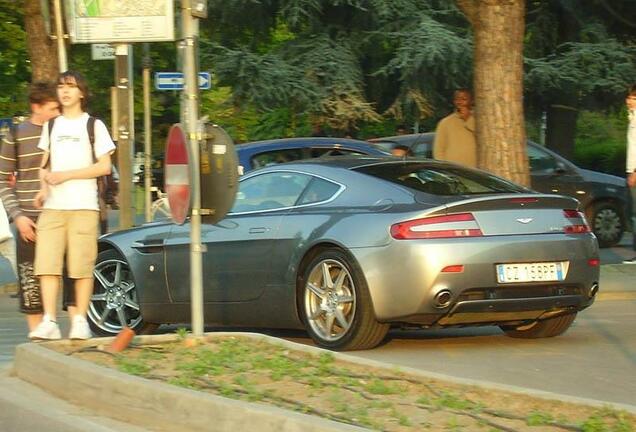 Aston Martin V8 Vantage