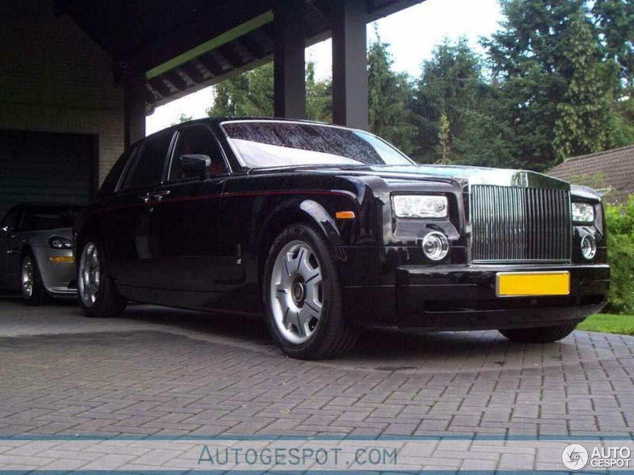 Rolls-Royce Phantom Black