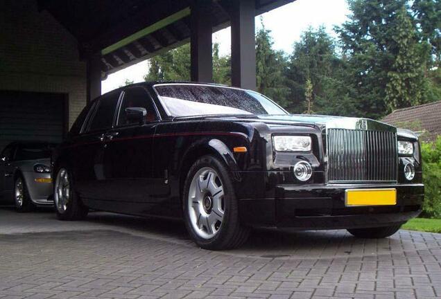 Rolls-Royce Phantom Black