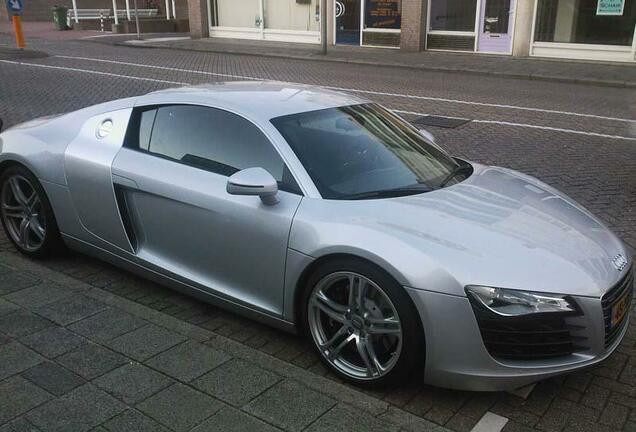 Audi R8