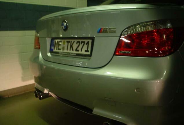 BMW M5 E60 2005