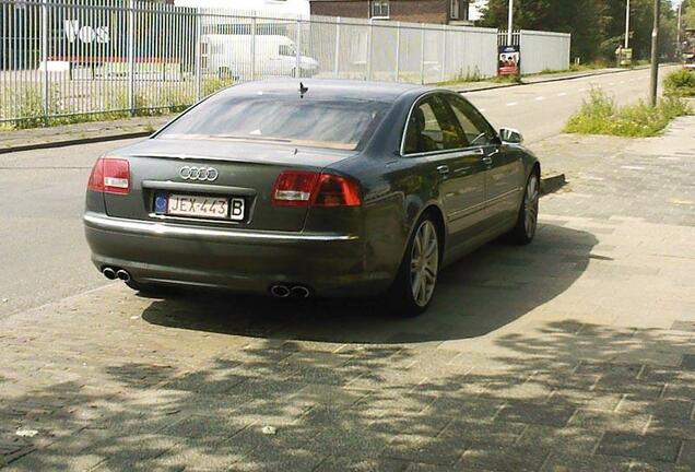 Audi S8 D3