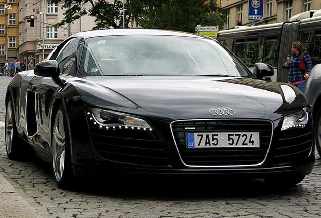 Audi R8