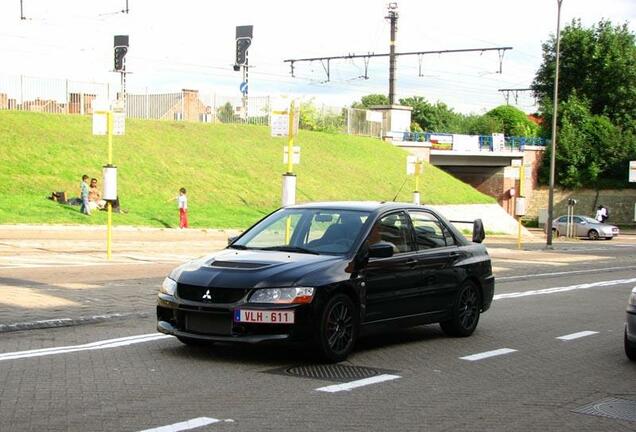 Mitsubishi Lancer Evolution IX FQ