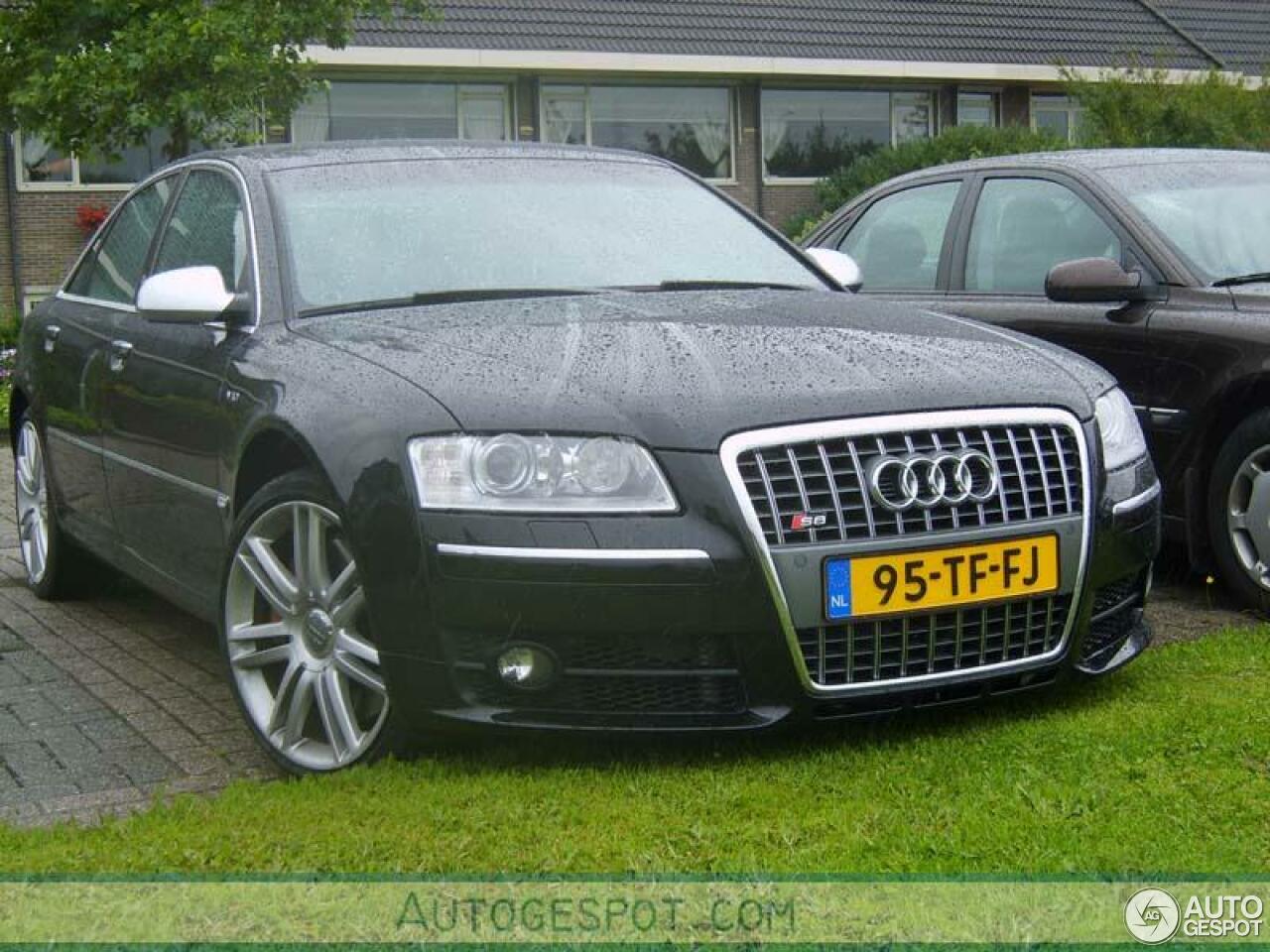 Audi S8 D3