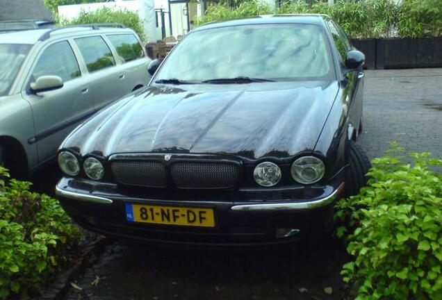 Jaguar XJR