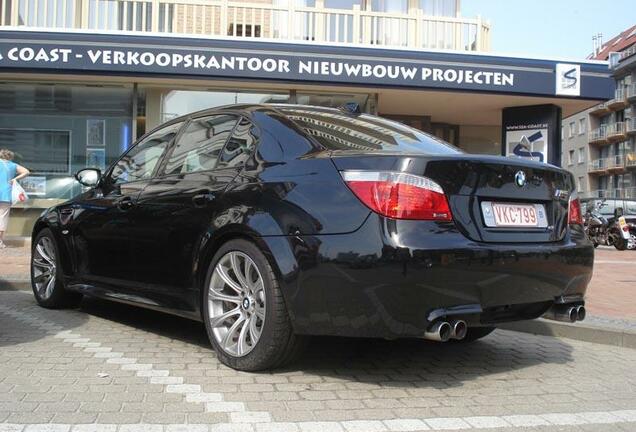 BMW M5 E60 2005