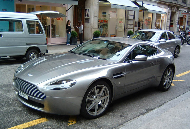 Aston Martin V8 Vantage