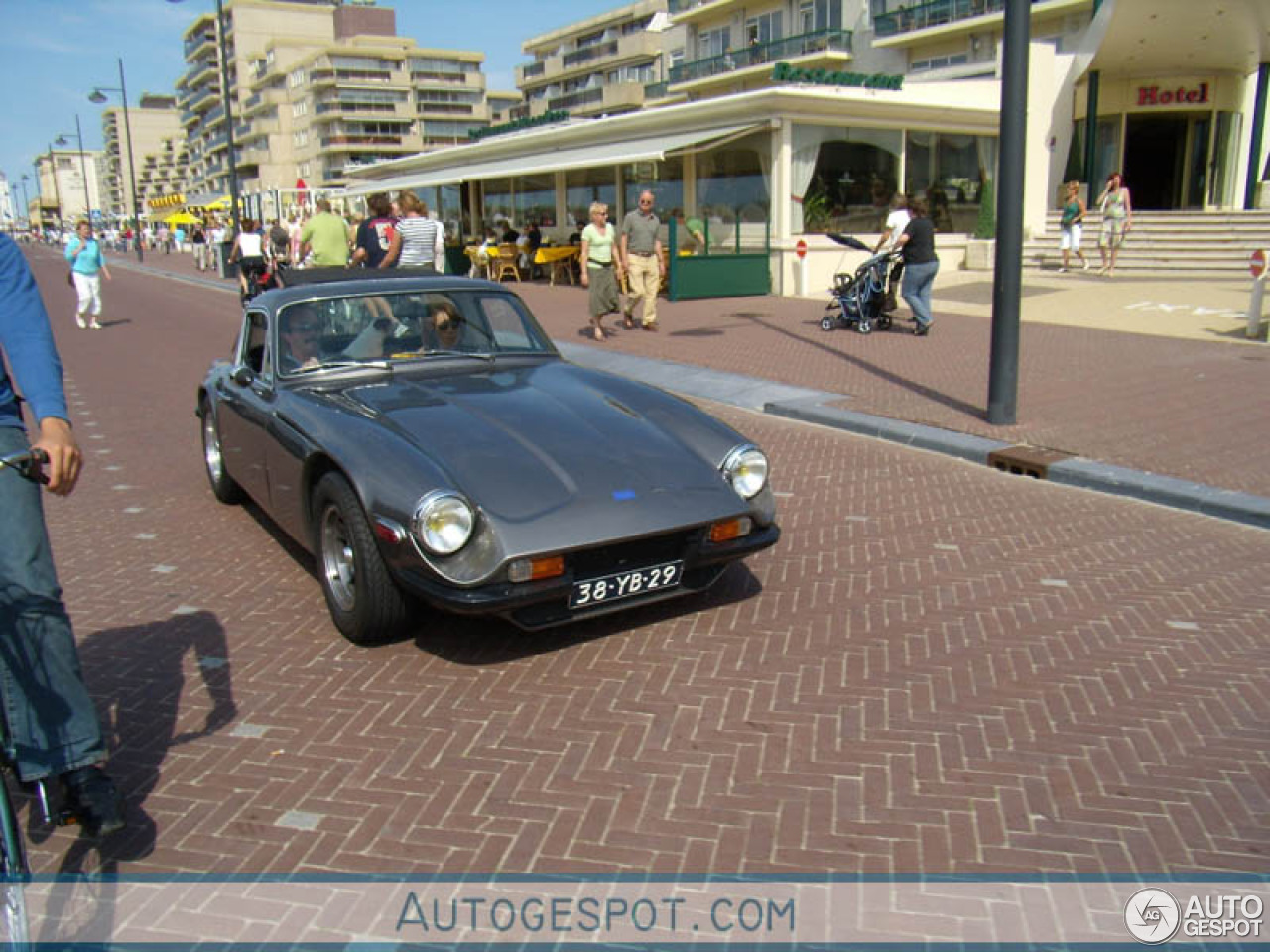 TVR 1600 M