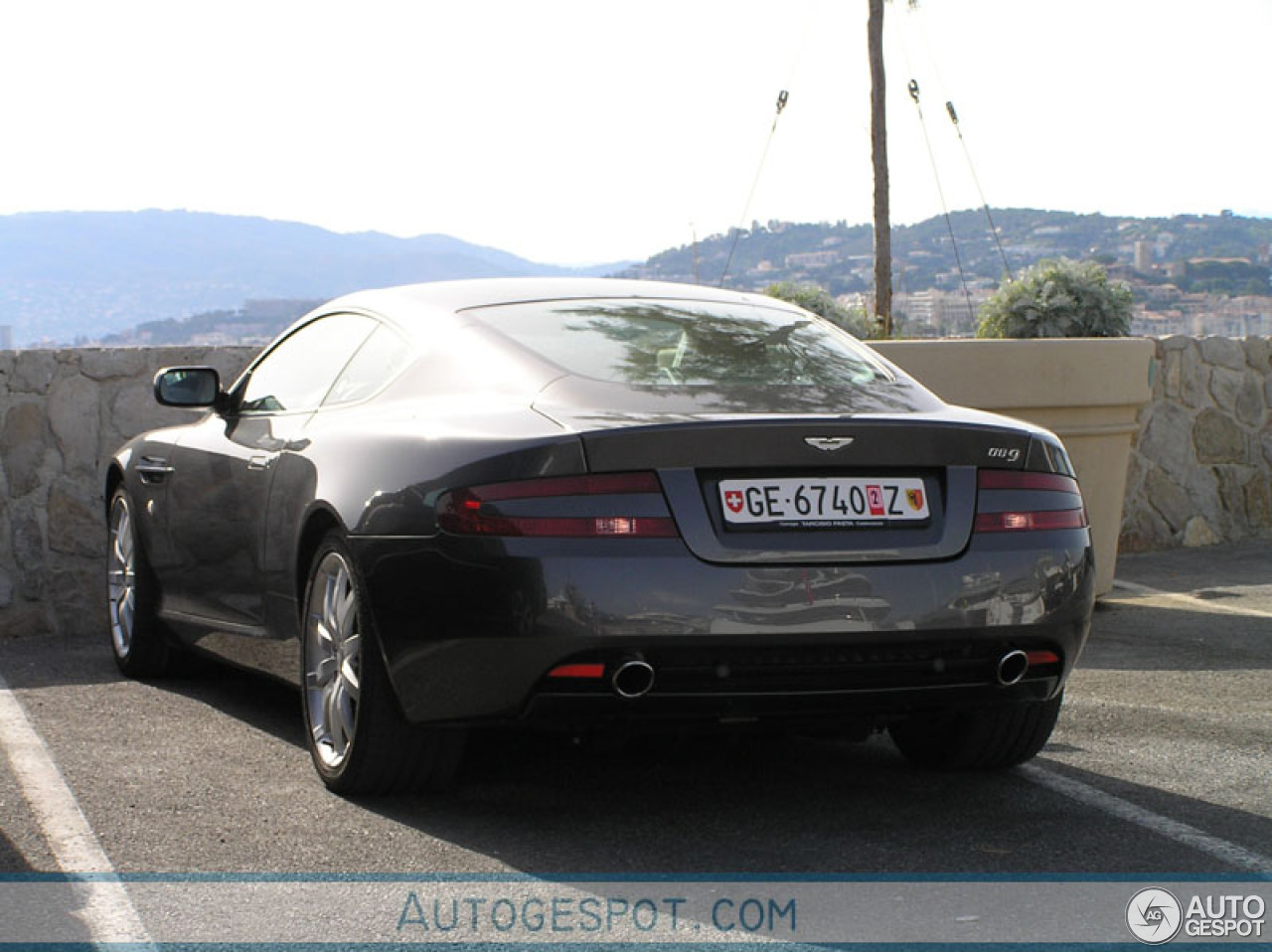 Aston Martin DB9