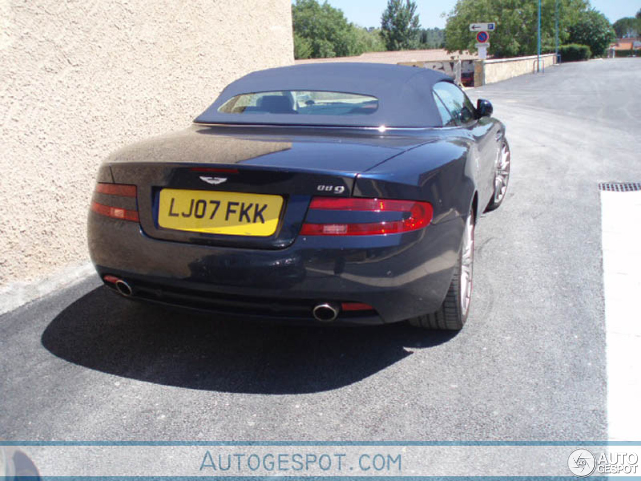 Aston Martin DB9 Volante