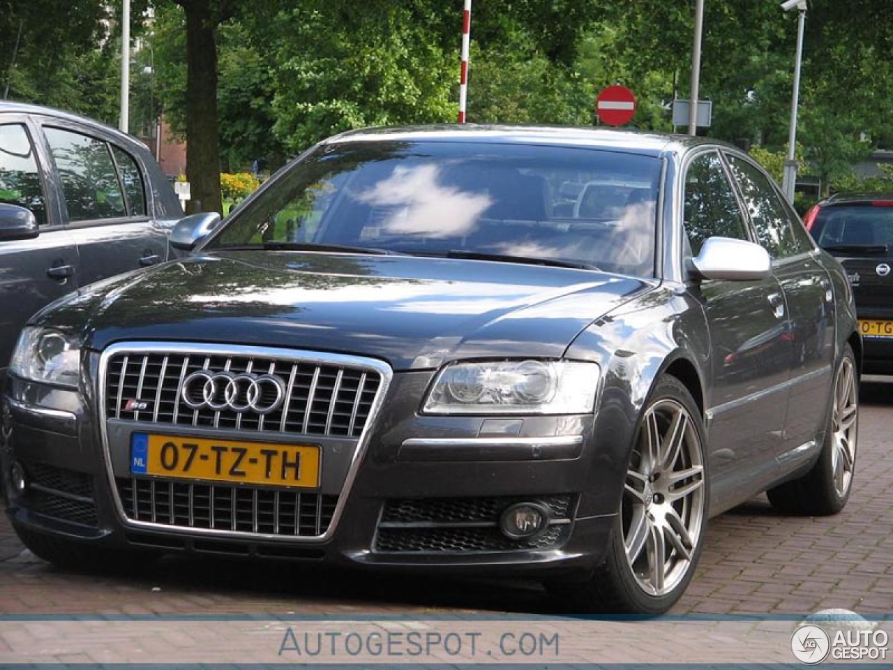 Audi S8 D3