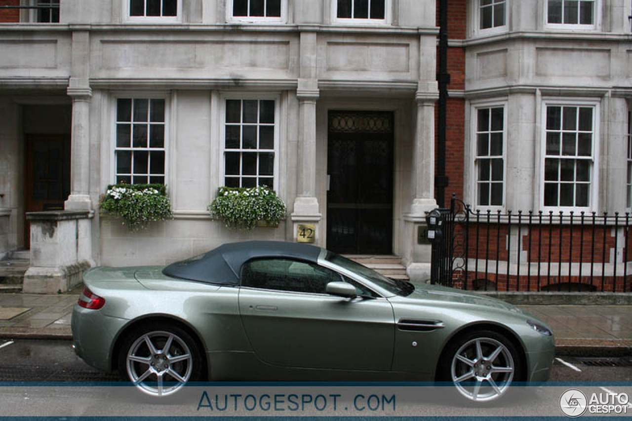 Aston Martin V8 Vantage Roadster