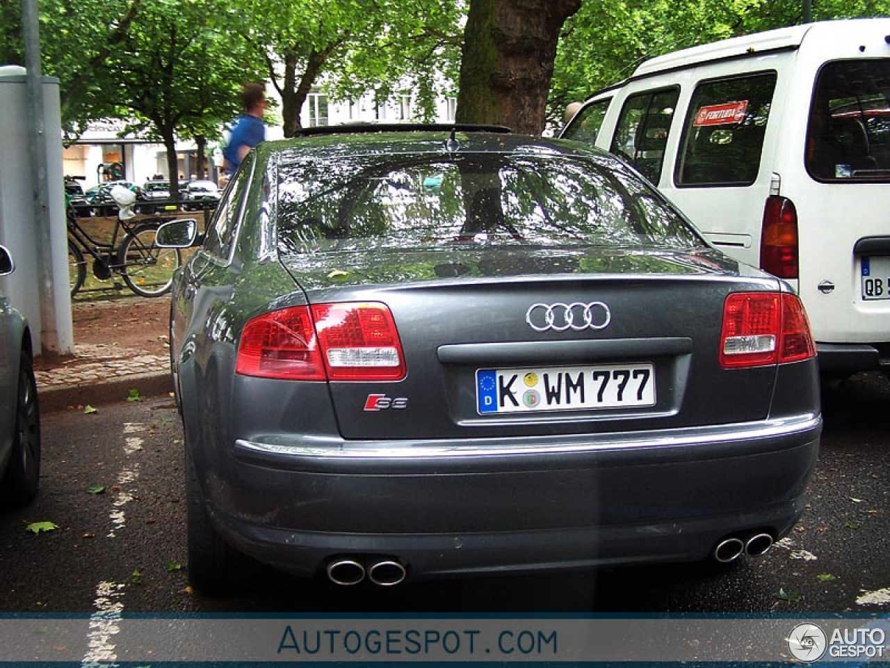 Audi S8 D3