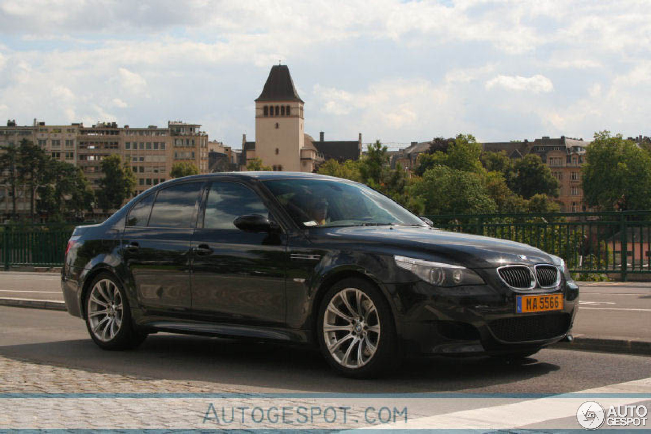 BMW M5 E60 2005