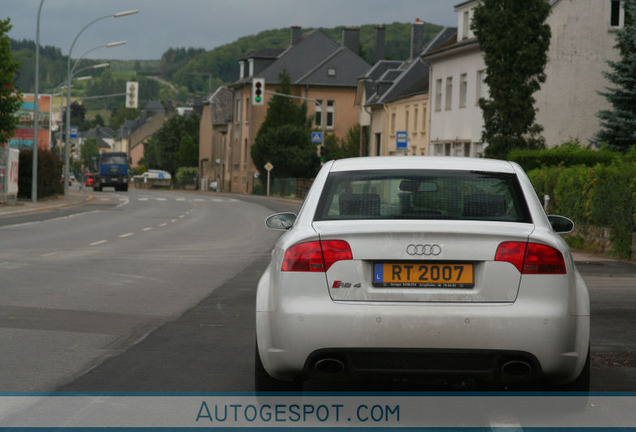 Audi RS4 Sedan