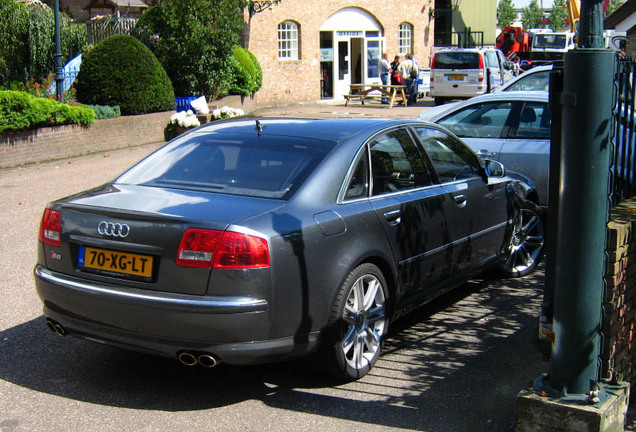 Audi S8 D3