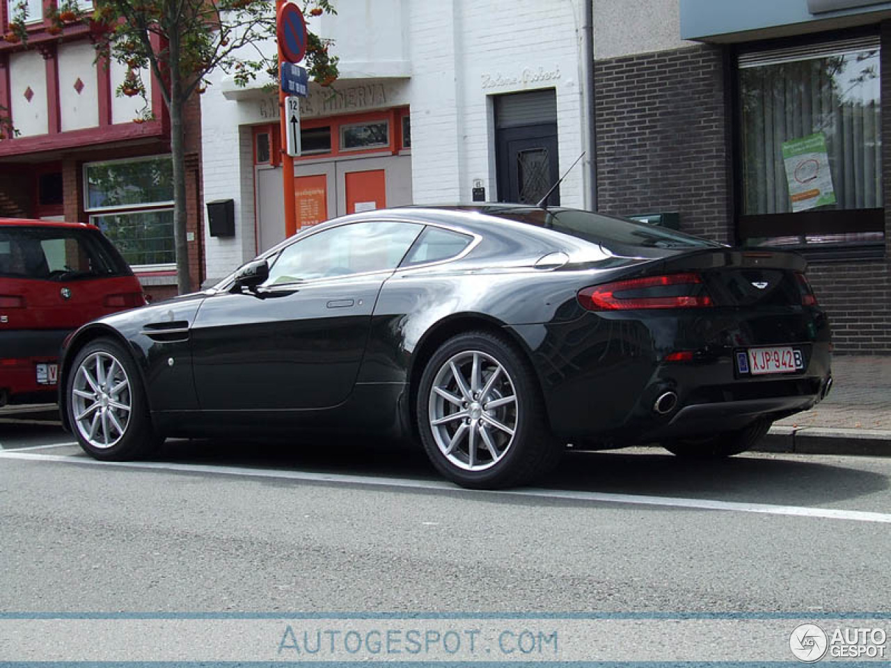 Aston Martin V8 Vantage