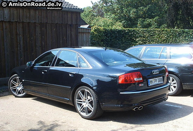 Audi S8 D3