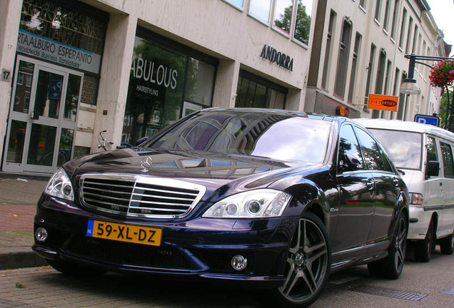 Mercedes-Benz S 65 AMG V221