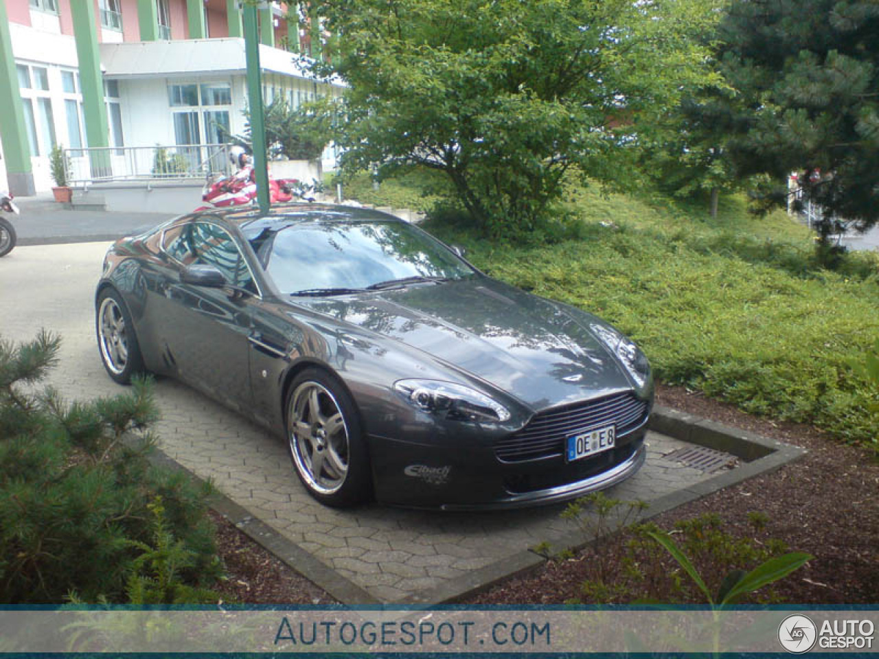 Aston Martin V8 Vantage