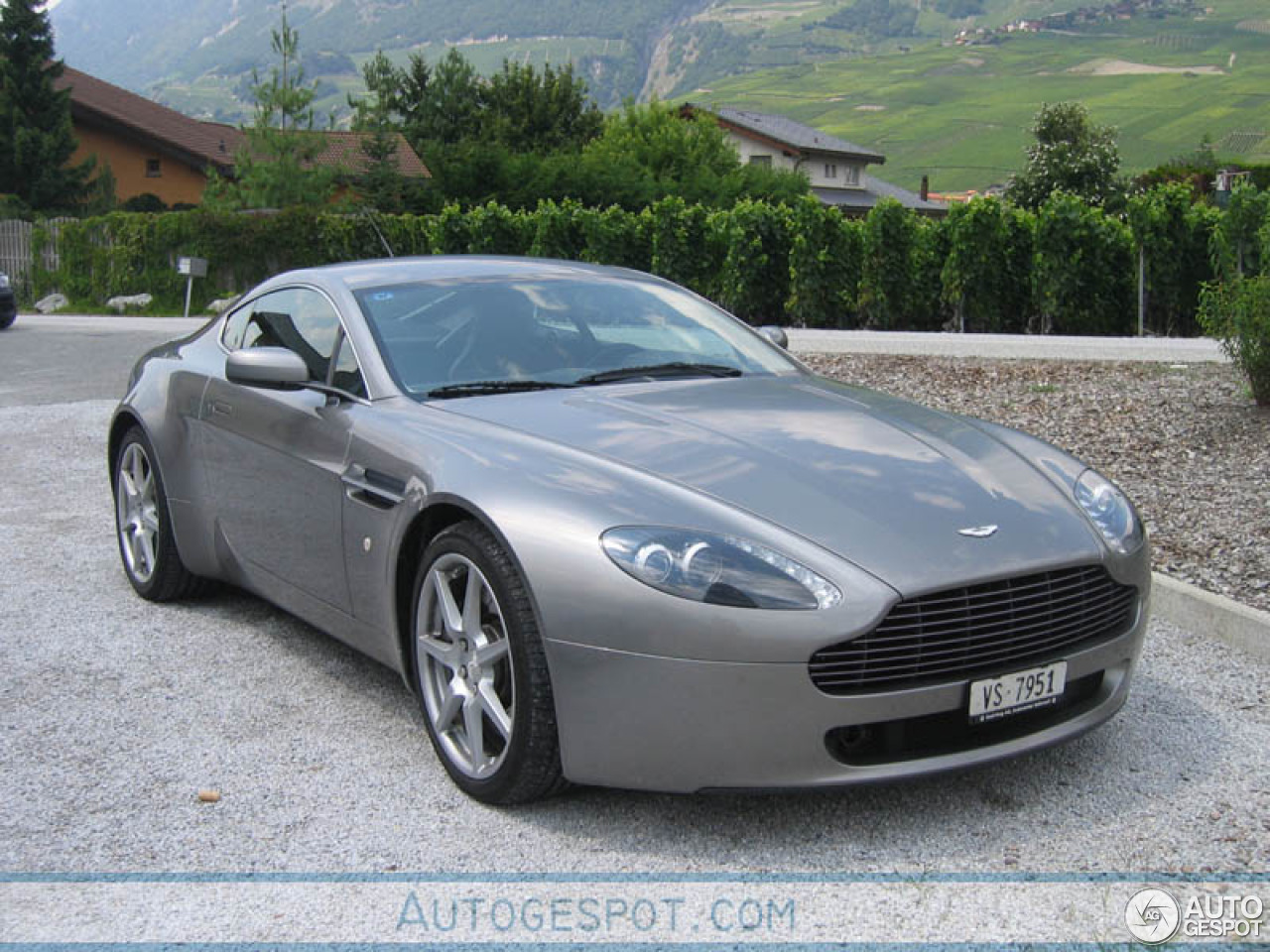 Aston Martin V8 Vantage