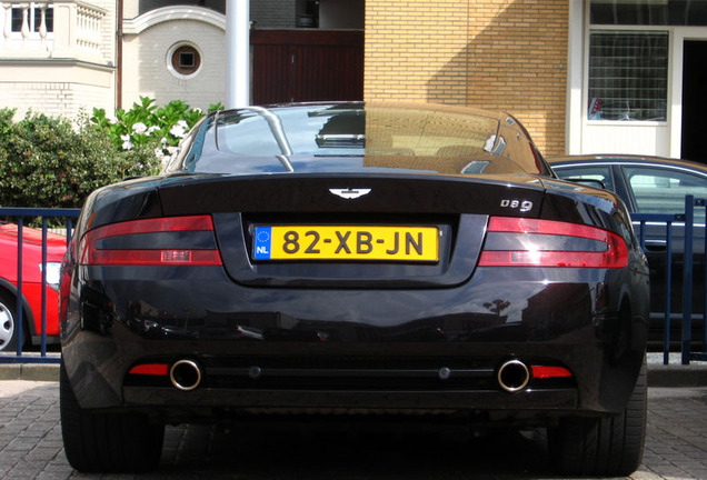 Aston Martin DB9