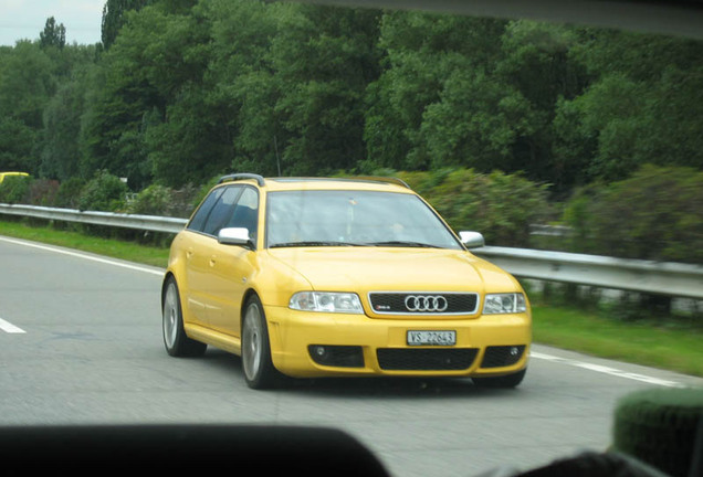 Audi RS4 Avant B5