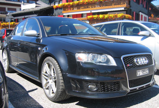 Audi RS4 Sedan