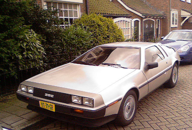 DeLorean DMC-12