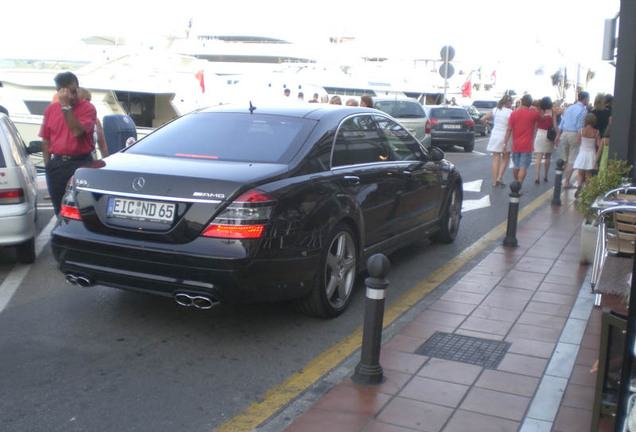 Mercedes-Benz S 65 AMG V221