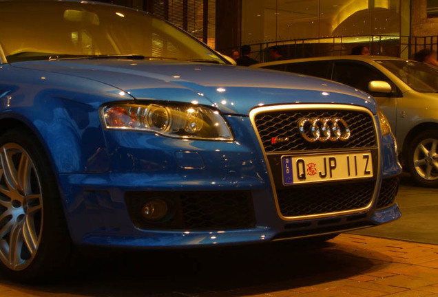 Audi RS4 Sedan