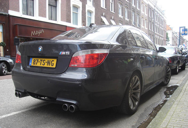 BMW M5 E60 2005