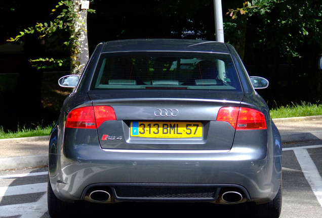 Audi RS4 Sedan