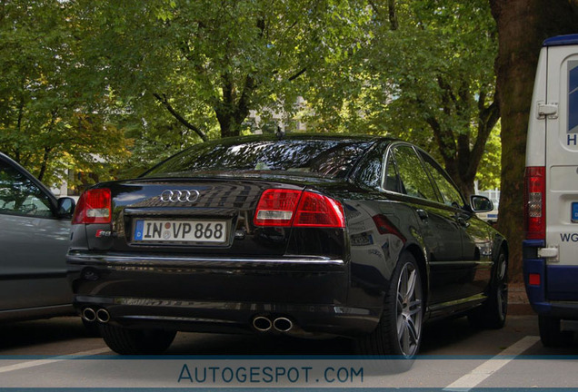 Audi S8 D3