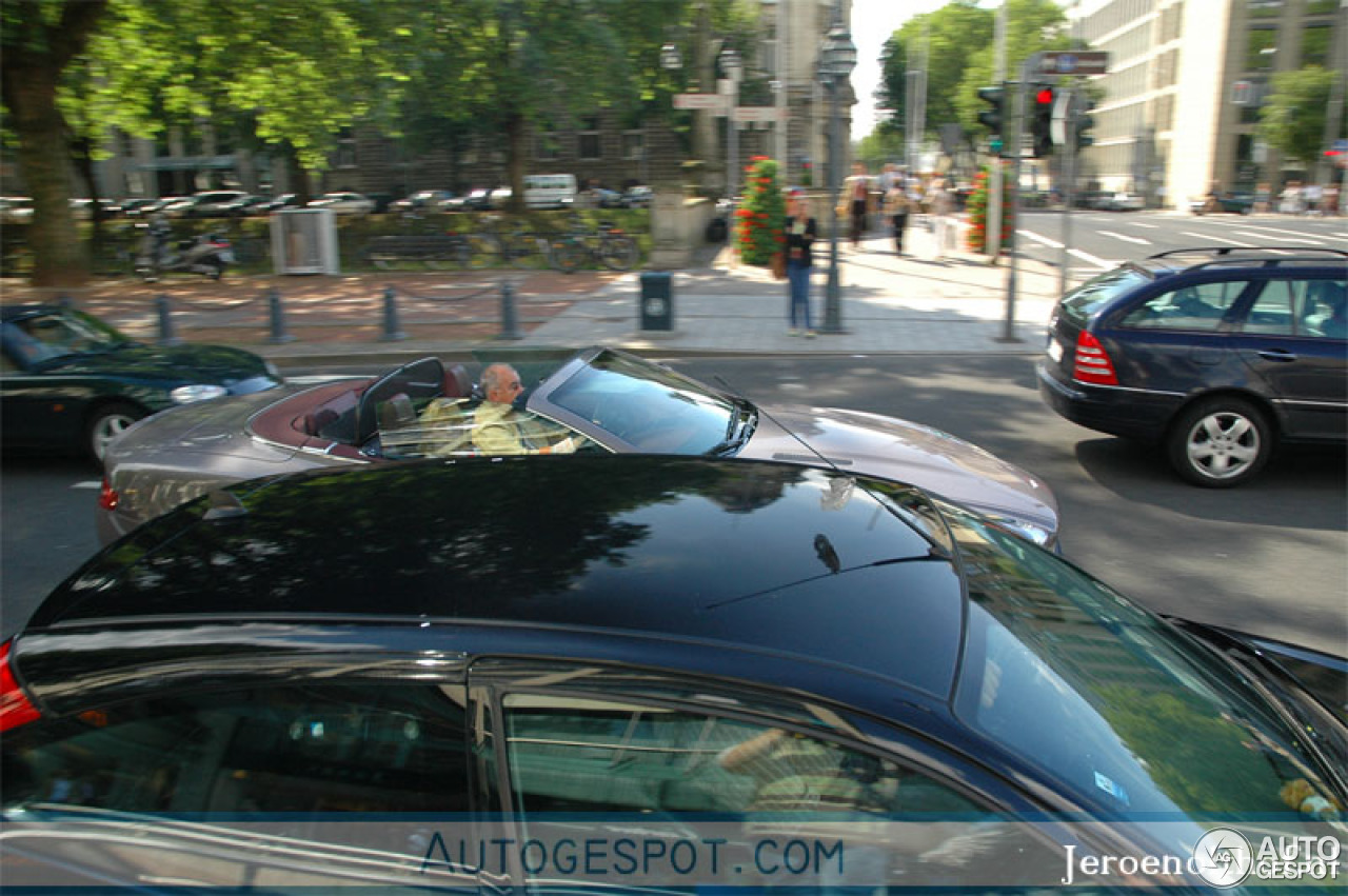 Aston Martin DB9 Volante