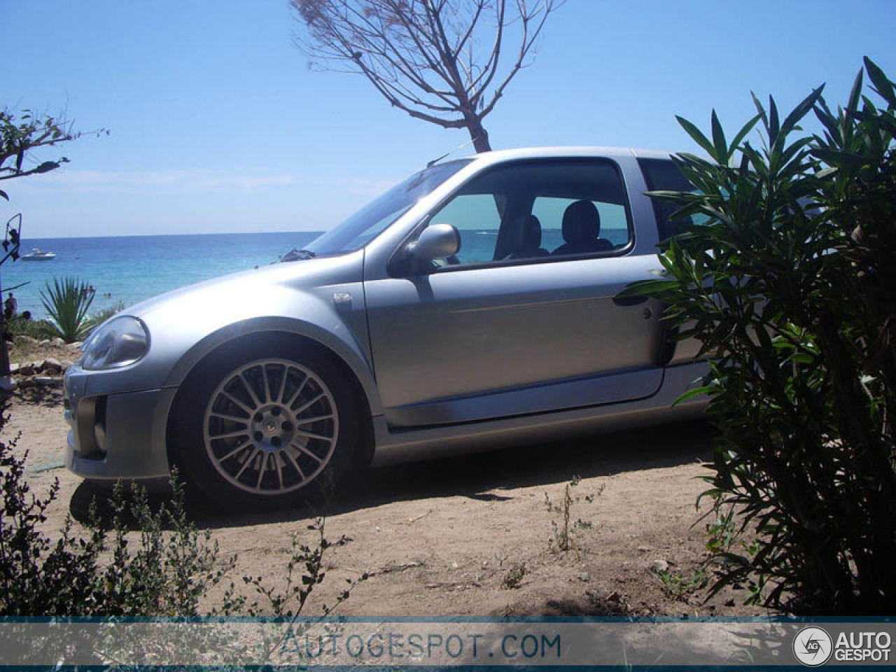 Renault Clio V6