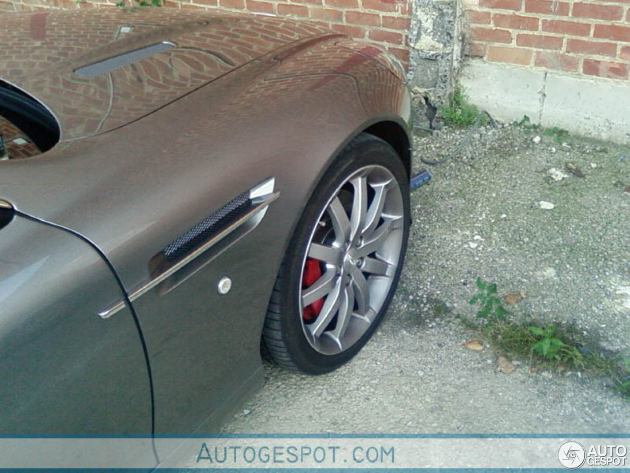 Aston Martin DB9 Volante