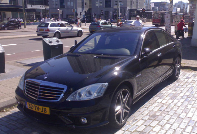 Mercedes-Benz S 65 AMG V221