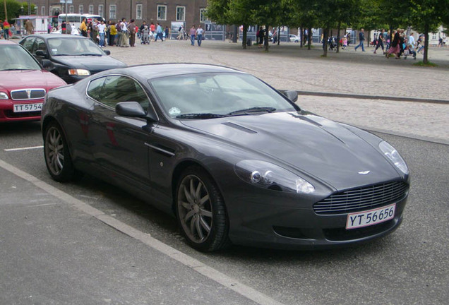 Aston Martin DB9