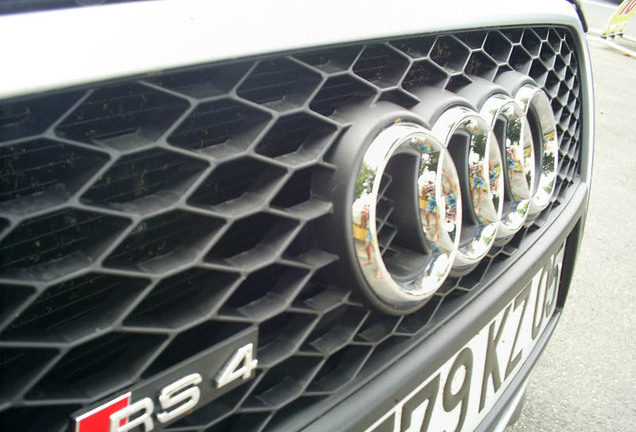 Audi RS4 Sedan