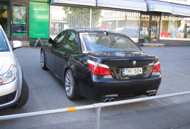 BMW M5 E60 2005