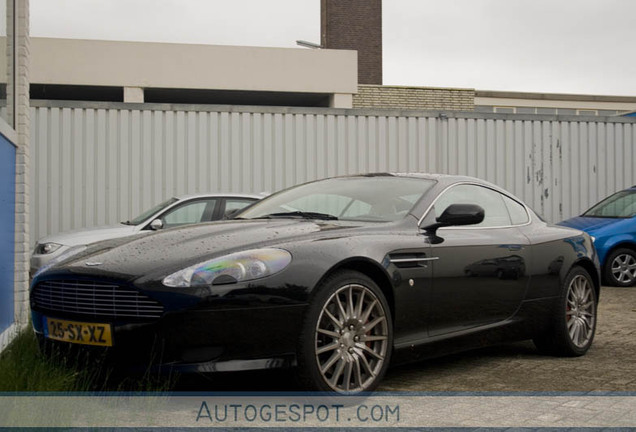 Aston Martin DB9