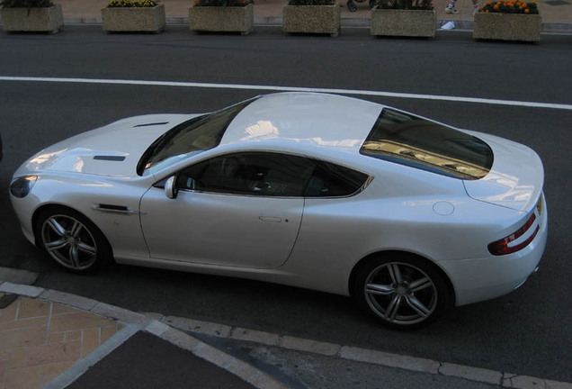 Aston Martin DB9