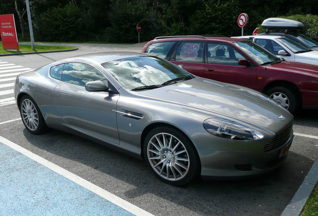 Aston Martin DB9