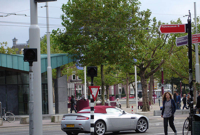 Aston Martin V8 Vantage Roadster