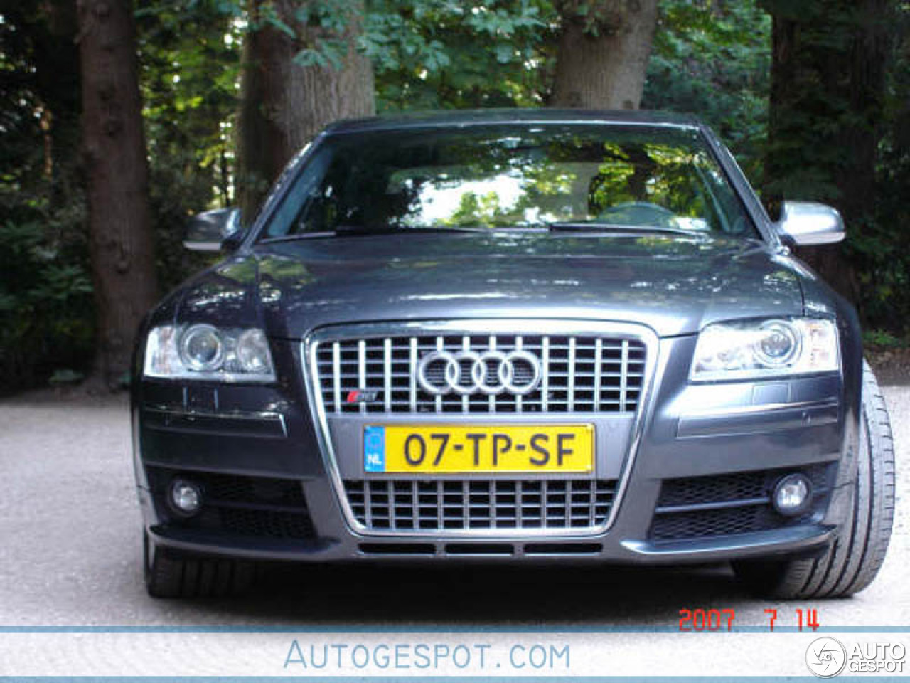 Audi S8 D3