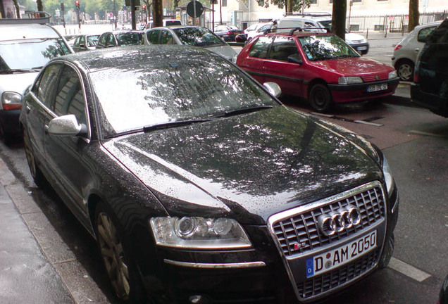 Audi S8 D3