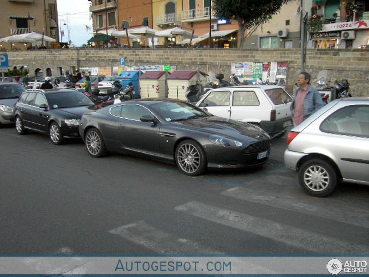 Aston Martin DB9